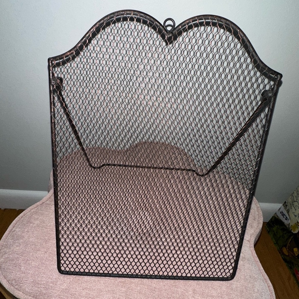 Black Metal Mesh Jewelry stand